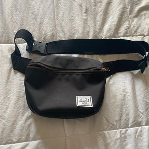 Herschel fifteen hip pack